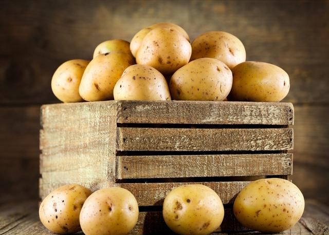 血肌酐高又有高血压和痛风，能吃土豆吗？