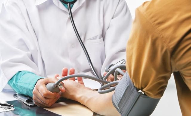 二十年血压偏高怎么办？