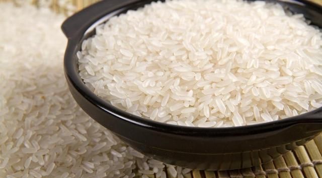 人一天要吃多少米饭才不容易引起发胖？