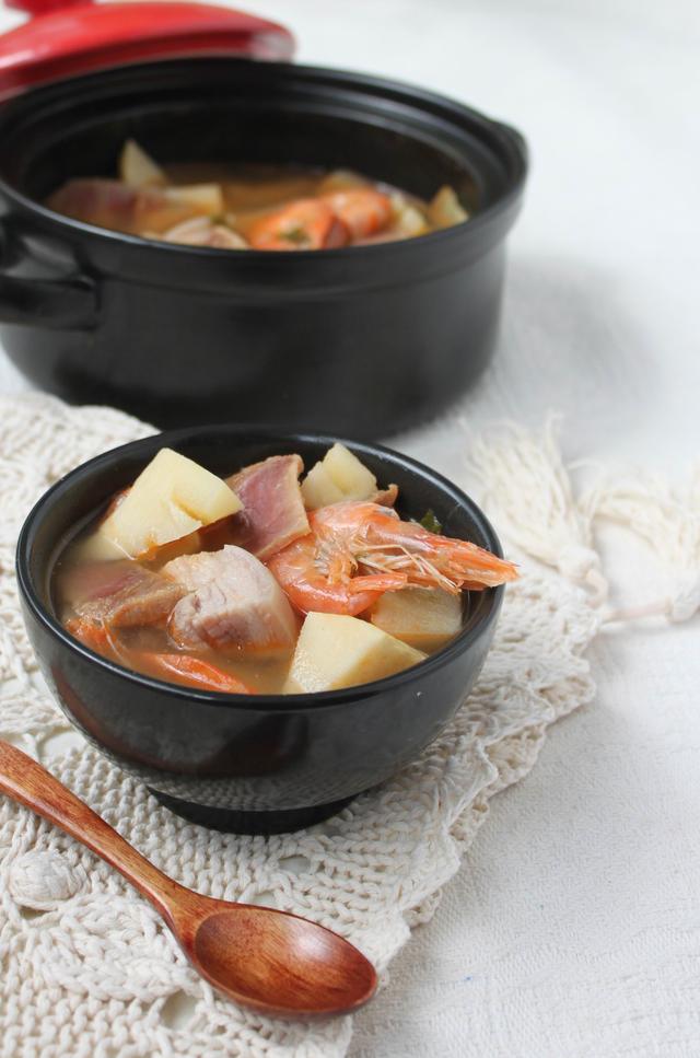 上海人春天的专属汤，炖出鲜气飘飘的腌笃鲜，鲜得来掉眉毛