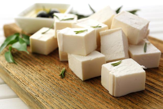 糖尿病患者吃豆腐有什么利益？医生：搭配这三种食物，血糖会更稳