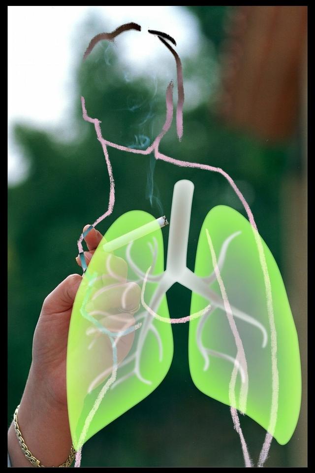 慢阻肺可以历久服用复方甲氧那明胶囊吗？听听药师怎么说